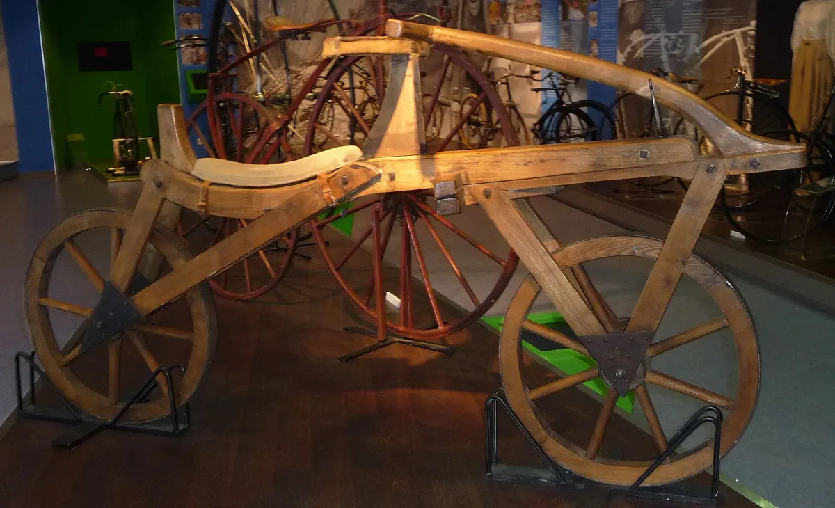 Bicicleta: Nasceu sem pedais, em 1817, e virou o veículo mais fabricado do planeta.